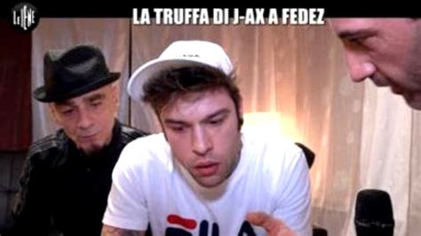 LE IENE SCHERZO TRUFFA A FEDEZ COMPLICE J.